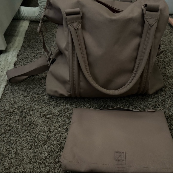 Herschel Strand Duffle | Diaper Bag - 24L in Mauve - Picture 9 of 9